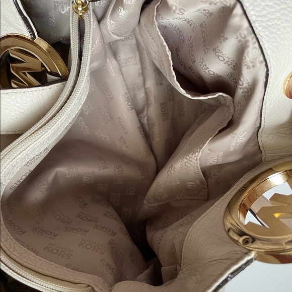 Michael Kors Fulton Large Ivory Leather Shoulder Bag - Picture 6 of 14
